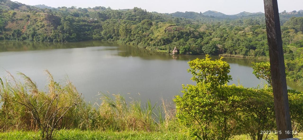 Mwamba Kelele Lodge Fort Portal Εξωτερικό φωτογραφία